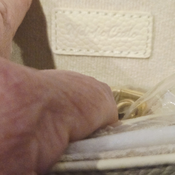 Mélodie Cécile "Le Petit Paris 15" in A Buttercream Color - Picture 8 of 17